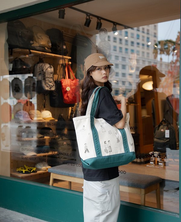 Oak & Bindi for Goodluck Bunch Canvas Boat Tote