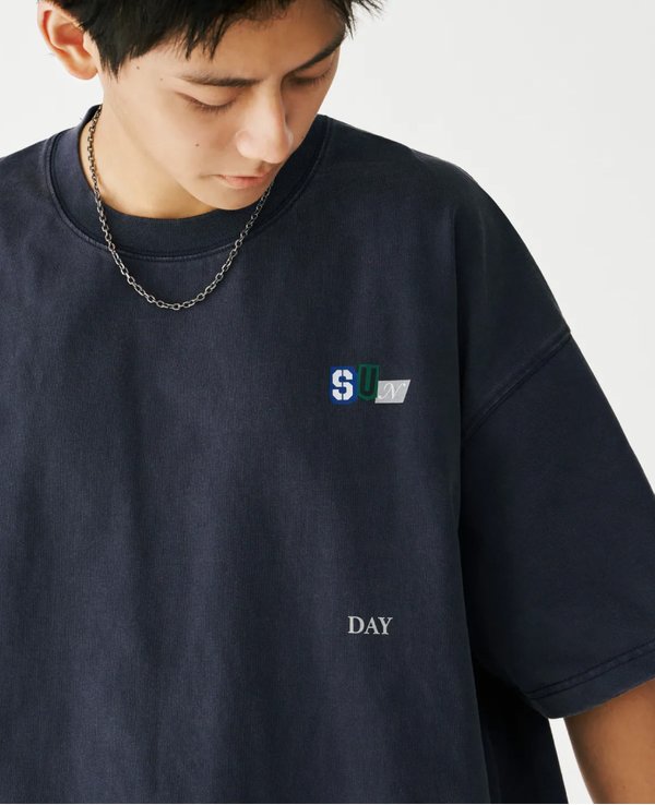 Melsign Sun. Weekly Dilemma Tee